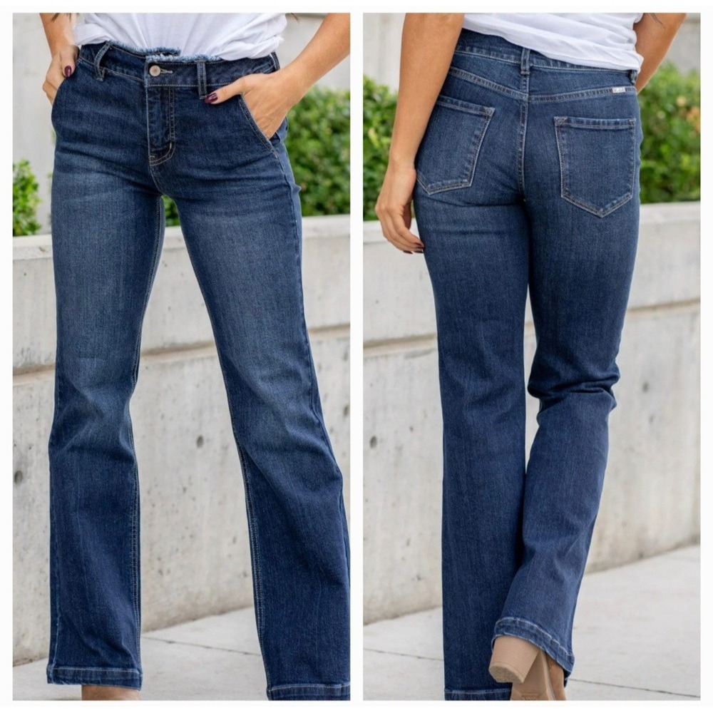 KanCan Womens Makayla Ultra High Rise Dark-Wash Flare Leg Jeans Size 26/32 NWT